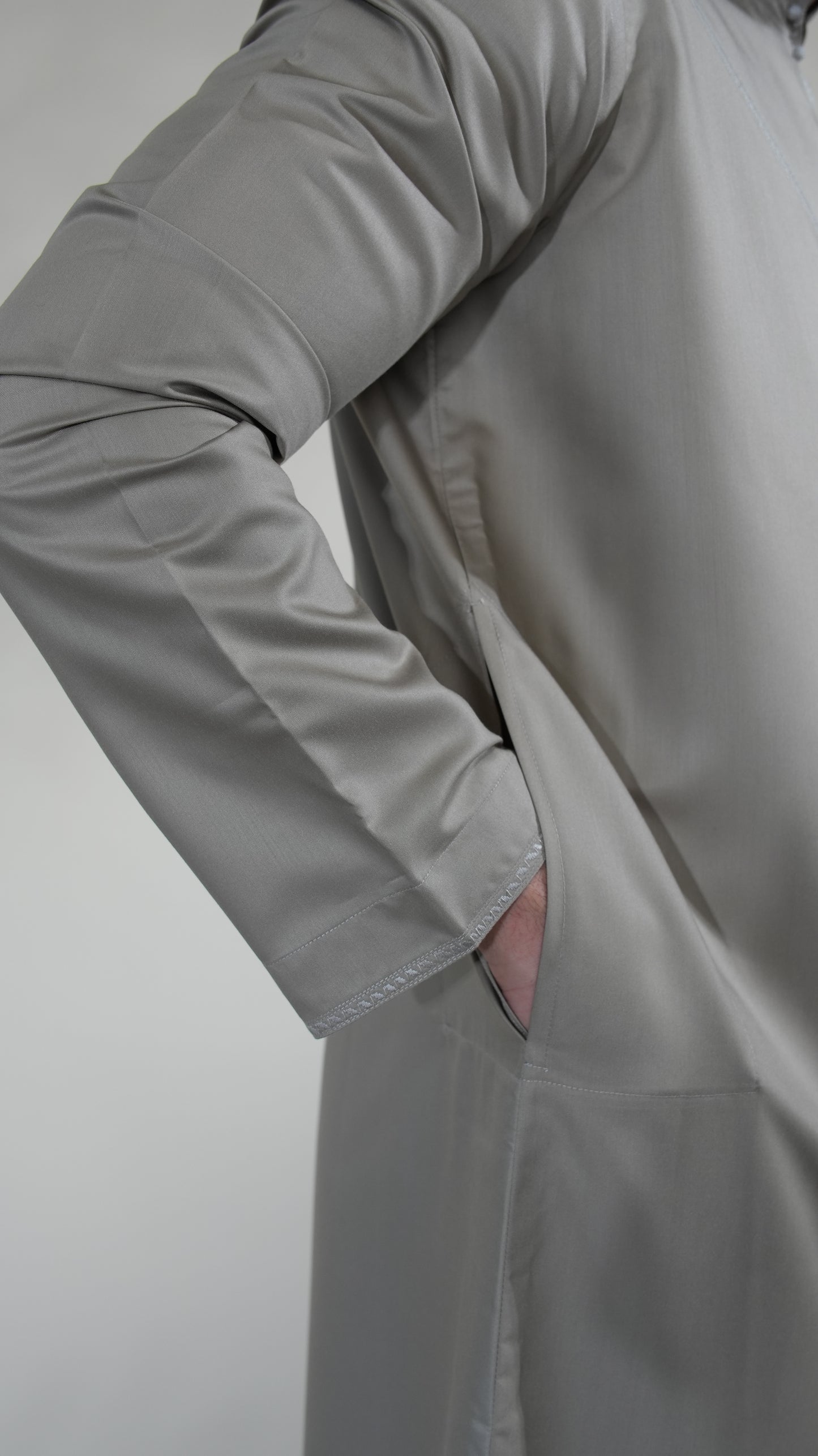 BAHRAINI QAMEES - LATTE