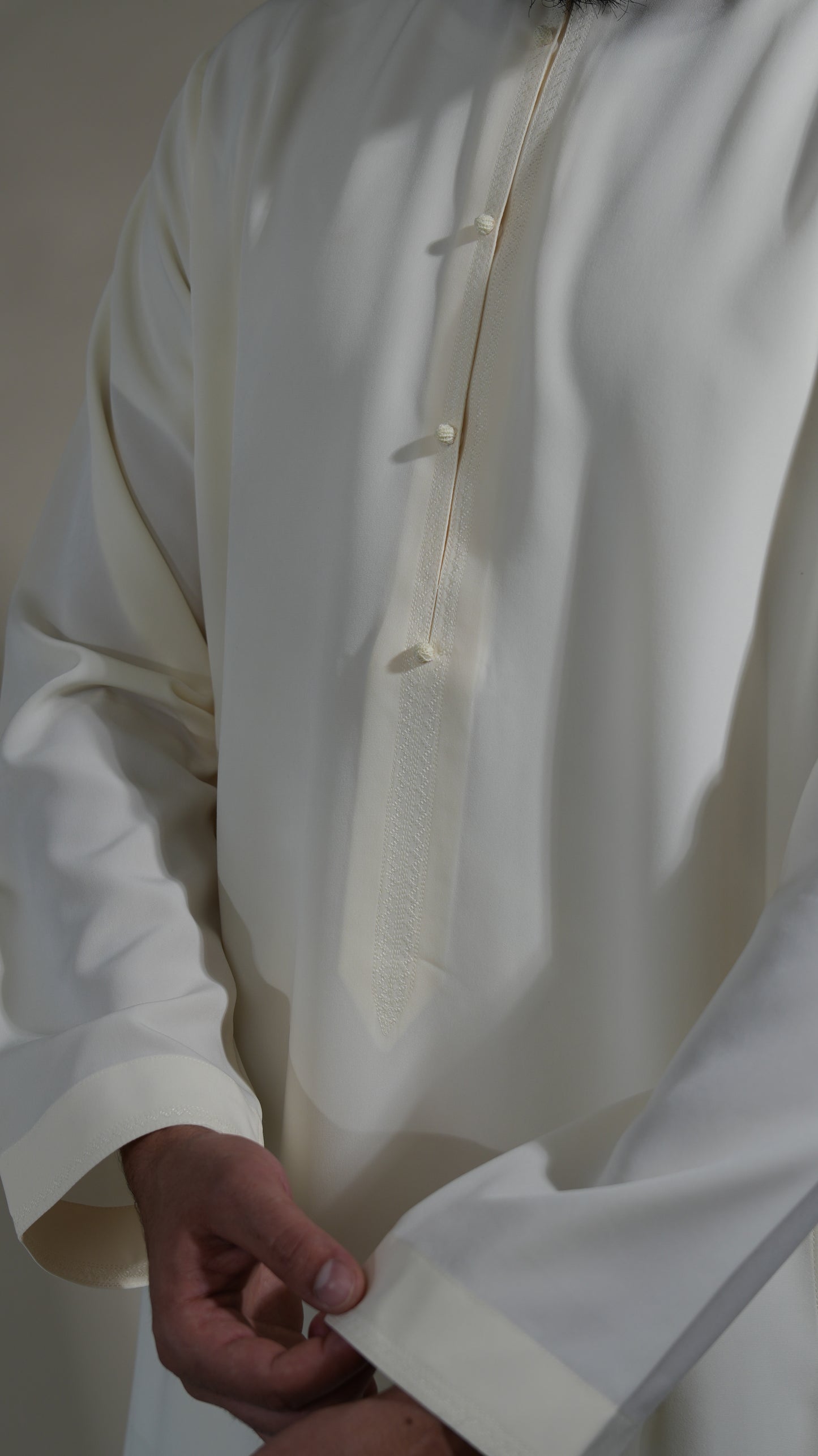 BAHRAINI QAMEES - CREAM