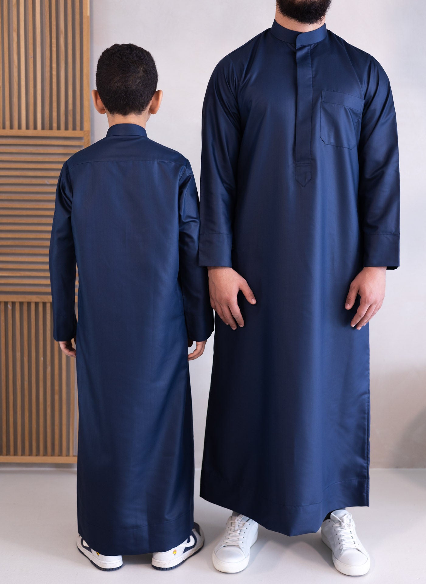 SAUDI QAMEES - MIDNIGHT BLUE