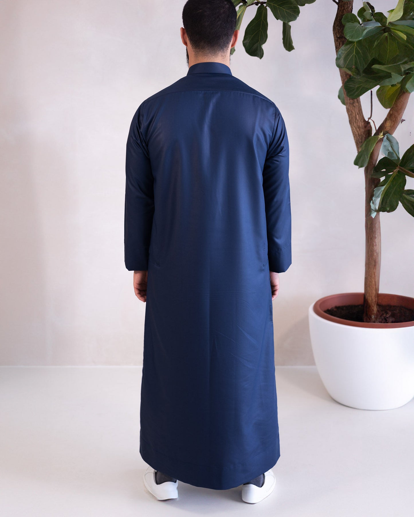 SAUDI QAMEES - MIDNIGHT BLUE